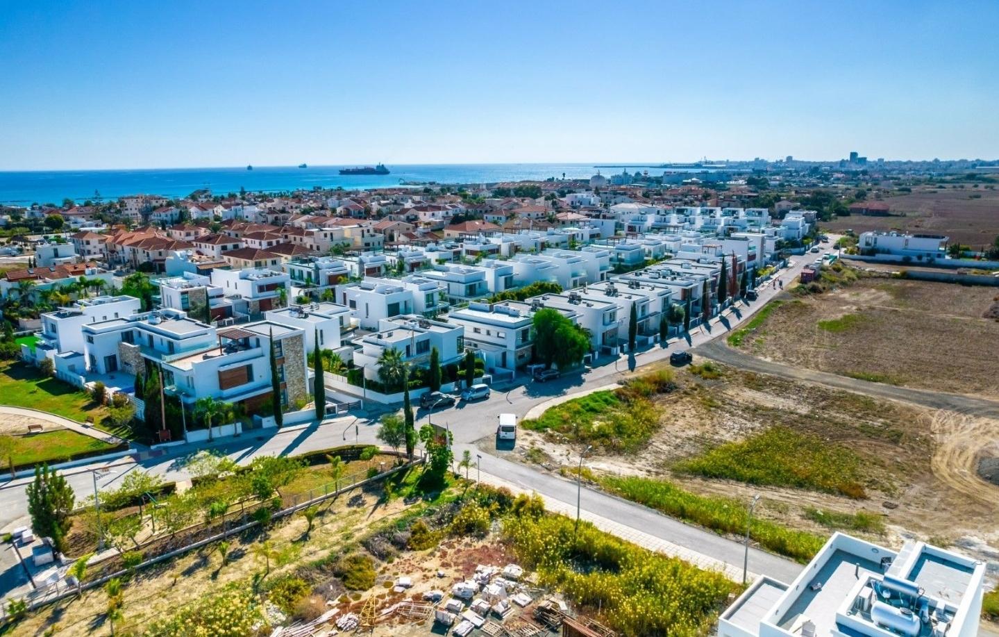New 5-bedroom villa in Larnaca № 153326: https://dom.com.cy/en/catalog/sale/153326/ (dom.com.cy)