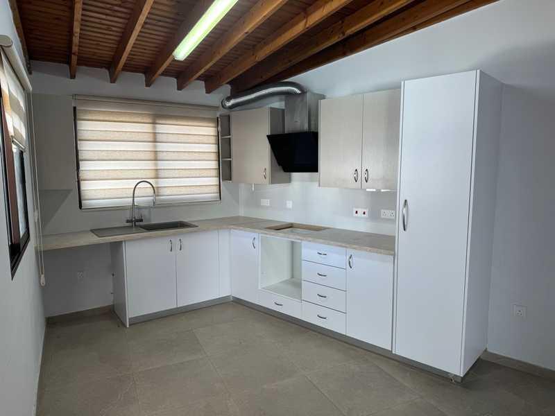 2-bedroom semi-detached to rent: https://www.bazaraki.com/adv/5796478_2-bedroom-semi-detached-to-rent (www.bazaraki.com)