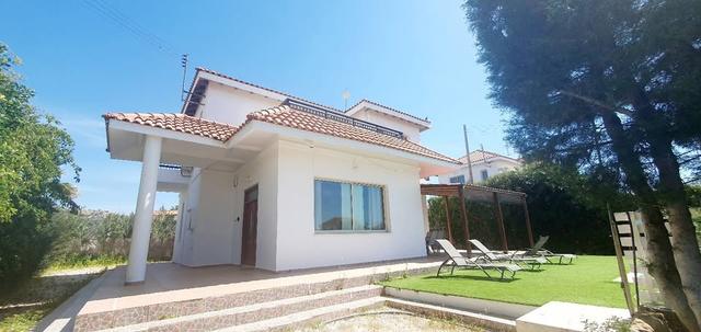 4 Bedroom Villa: https://www.facebook.com/marketplace/item/2563158520687796 (www.facebook.com)