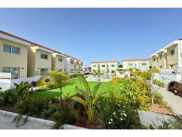 2-bedroom maisonette for sale: https://www.bazaraki.com/adv/5797113_2-bedroom-maisonette-for-sale (www.bazaraki.com)