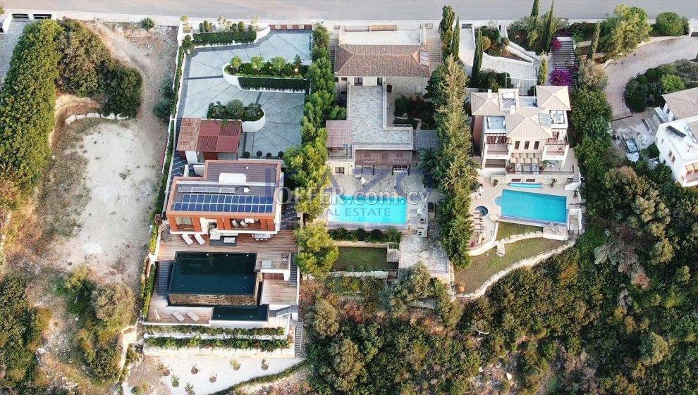 Five-bedroom Villa, Aphrodite Hills Resort, Paphos: https://www.offer.com.cy/en/five-bedroom-villa-aphrodite-hills-resort-paphos/21-781905/ (www.offer.com.cy)