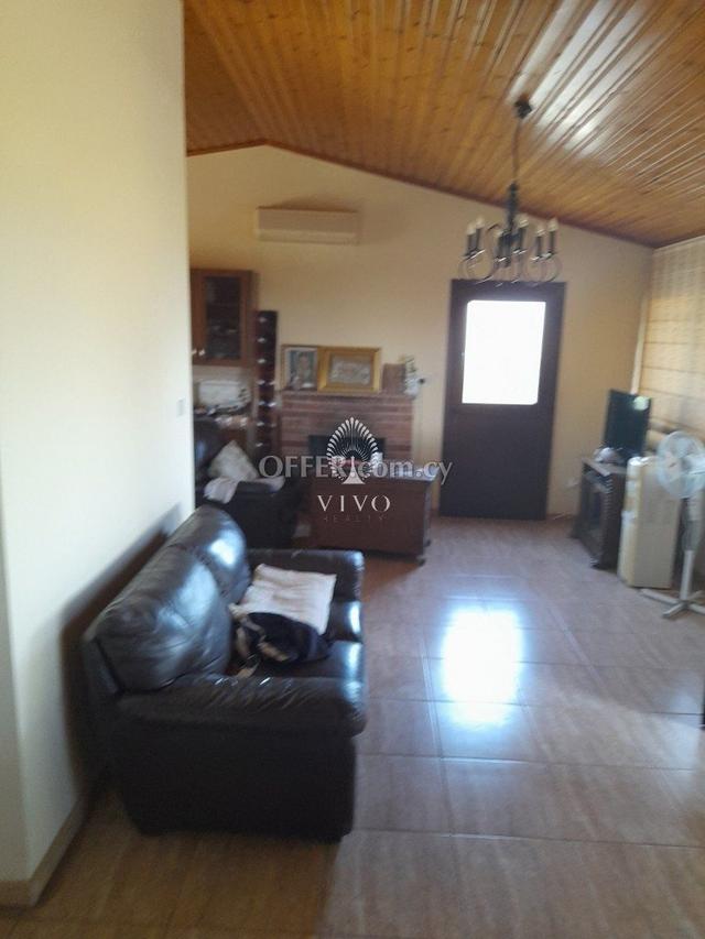 FURNISHED OR UNFURNISHED THREE BEDROOM HOUSE IN PAREKLISIA VILAGE: https://www.offer.com.cy/en/furnished-or-unfurnished-three-bedroom-house-in-pareklisia-vilage/21-655274/ (www.offer.com.cy)