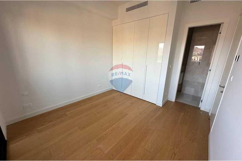 3-bedroom apartment for sale: https://www.bazaraki.com/adv/5798083_3-bedroom-apartment-for-sale (www.bazaraki.com)