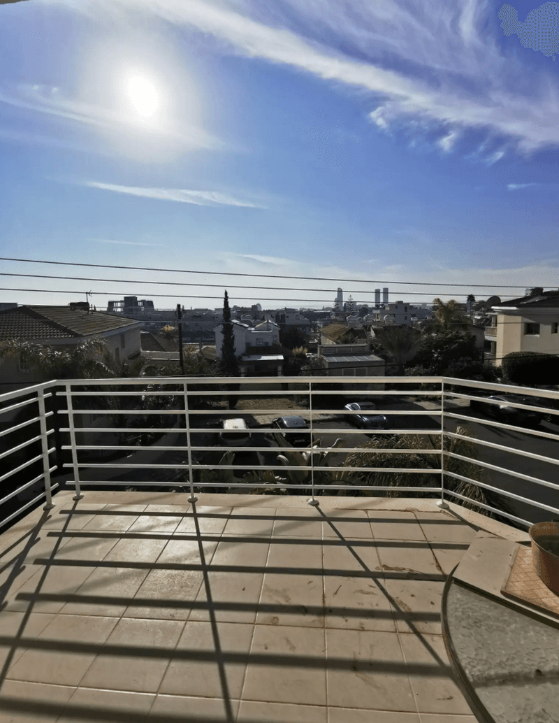 3-bedroom penthouse to rent: https://www.bazaraki.com/adv/5794612_3-bedroom-penthouse-to-rent (www.bazaraki.com)