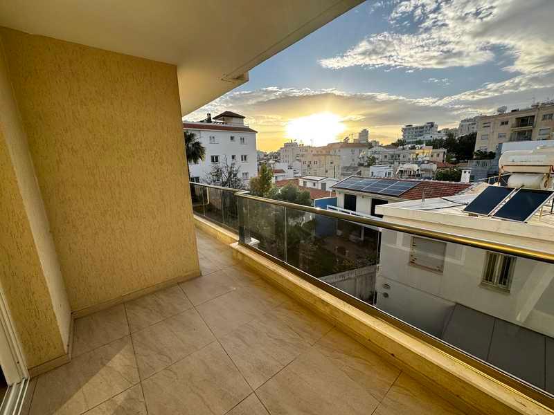 2-bedroom apartment to rent: https://www.bazaraki.com/adv/5797068_2-bedroom-apartment-to-rent (www.bazaraki.com)