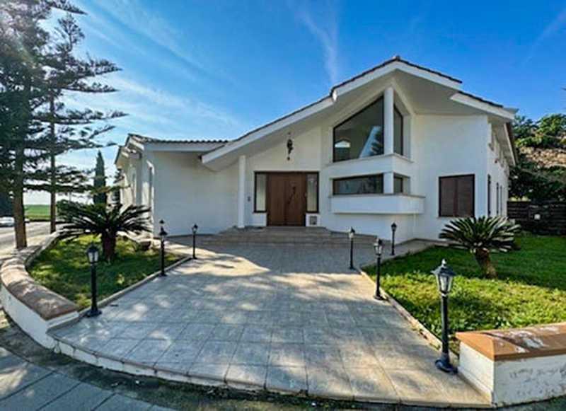 5-bedroom detached house for sale: https://www.bazaraki.com/adv/5796430_5-bedroom-detached-house-for-sale (www.bazaraki.com)