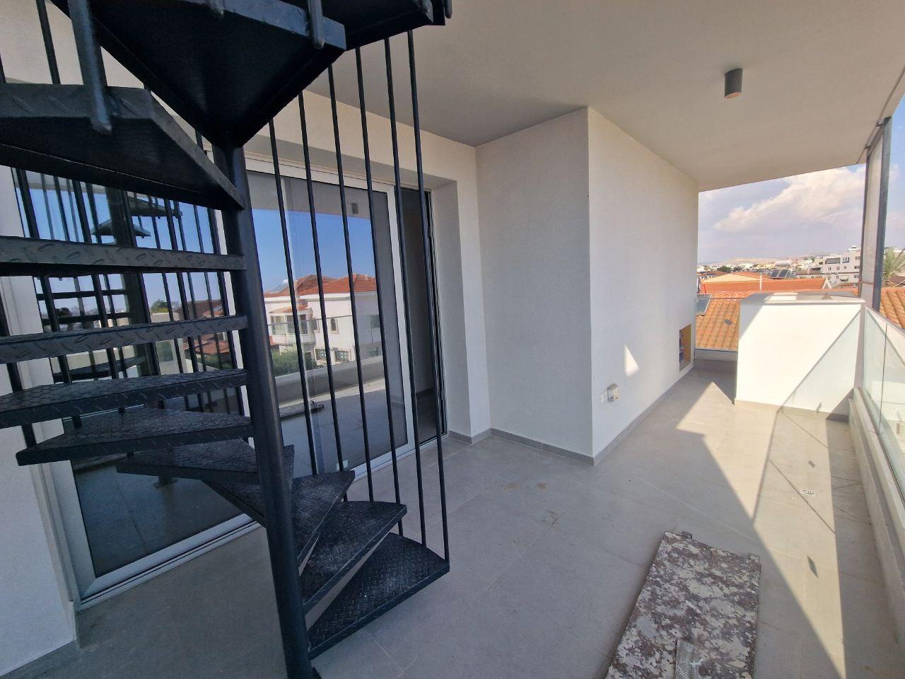 New 2-bedroom penthouse in Larnaca № 153918: https://dom.com.cy/en/catalog/sale/153918/ (dom.com.cy)