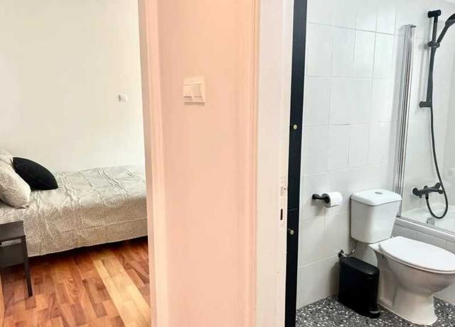 2-bedroom apartment to rent: https://www.bazaraki.com/adv/5799561_2-bedroom-apartment-to-rent (www.bazaraki.com)