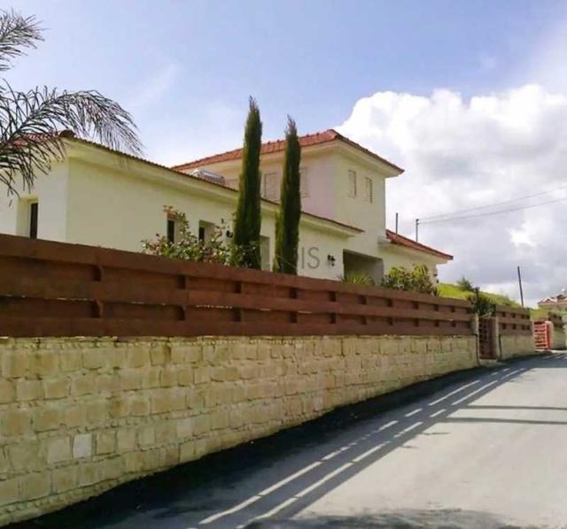 3-bedroom villa for sale: https://www.bazaraki.com/adv/5787037_3-bedroom-villa-for-sale (www.bazaraki.com)