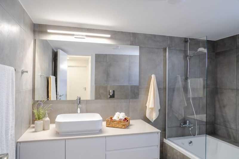 4-bedroom apartment to rent: https://www.bazaraki.com/adv/5786233_4-bedroom-apartment-to-rent (www.bazaraki.com)
