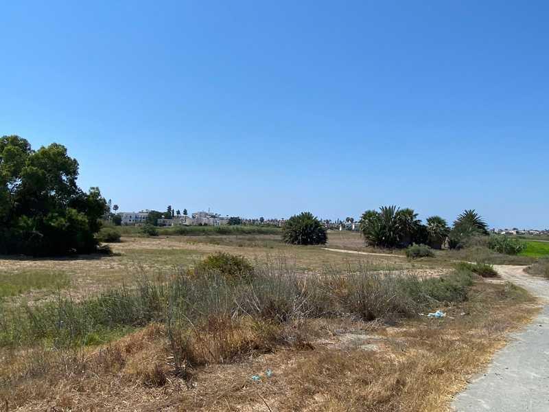 Residential land 15301 m²: https://www.bazaraki.com/adv/5799627_residential-land-15301-m2 (www.bazaraki.com)