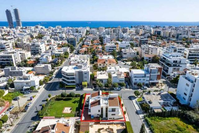 4-bedroom detached house for sale: https://www.bazaraki.com/adv/5799685_4-bedroom-detached-house-for-sale (www.bazaraki.com)
