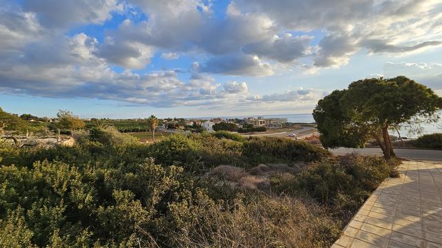 New 4-bedroom villa in Paphos № 136800: https://dom.com.cy/en/catalog/sale/136800/ (dom.com.cy)