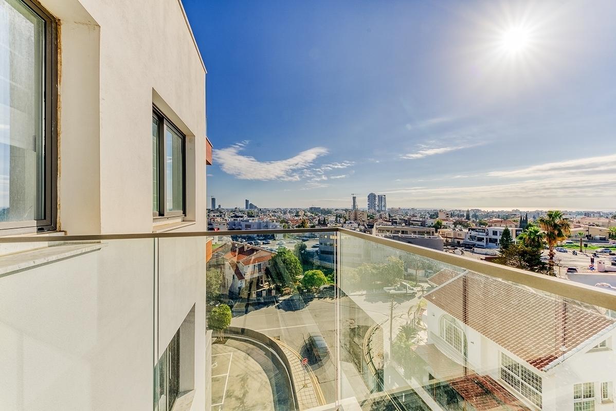 4-bedroom penthouse in Limassol №150196: https://dom.com.cy/en/catalog/rent/150196/ (dom.com.cy)