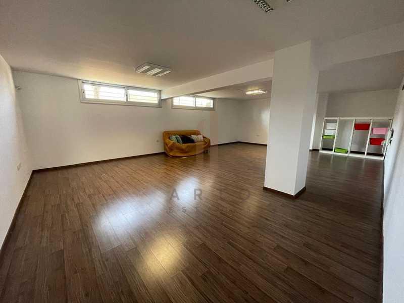 5-bedroom villa to rent: https://www.bazaraki.com/adv/5797382_5-bedroom-villa-to-rent (www.bazaraki.com)