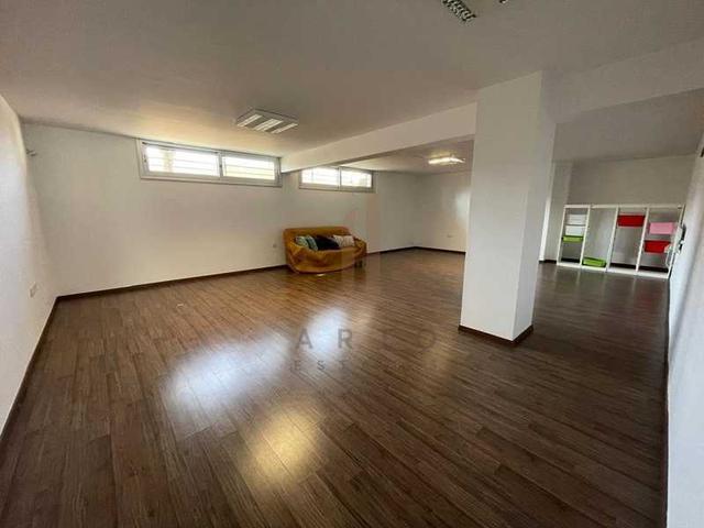 5-bedroom villa to rent: https://www.bazaraki.com/adv/5797382_5-bedroom-villa-to-rent (www.bazaraki.com)