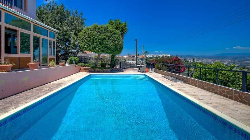2-bedroom detached house for sale: https://www.bazaraki.com/adv/5796926_2-bedroom-detached-house-for-sale (www.bazaraki.com)