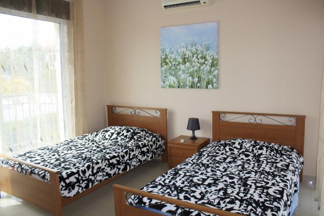 4-bedroom house in Limassol №152628: https://dom.com.cy/en/catalog/rent/152628/ (dom.com.cy)