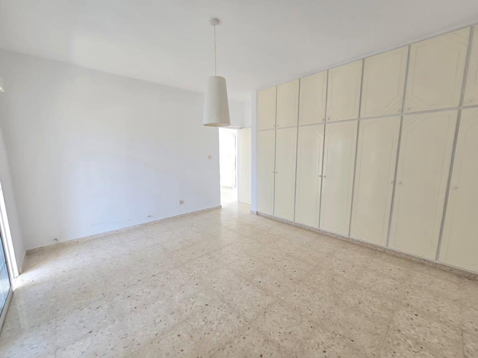 3 Beds 2 Baths House: https://www.facebook.com/marketplace/item/622762424144560 (www.facebook.com)