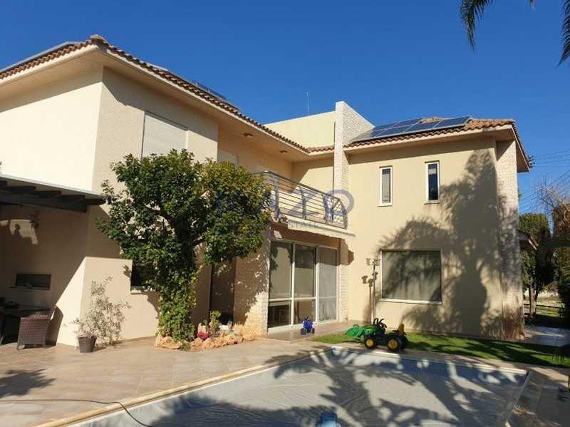 4-bedroom detached house for sale: https://www.bazaraki.com/adv/5791622_4-bedroom-detached-house-for-sale (www.bazaraki.com)
