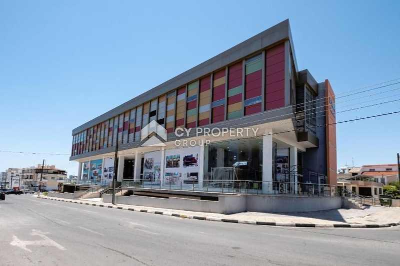 Commercial building in sotiros: https://www.bazaraki.com/adv/5797757_commercial-building-in-sotiros (www.bazaraki.com)