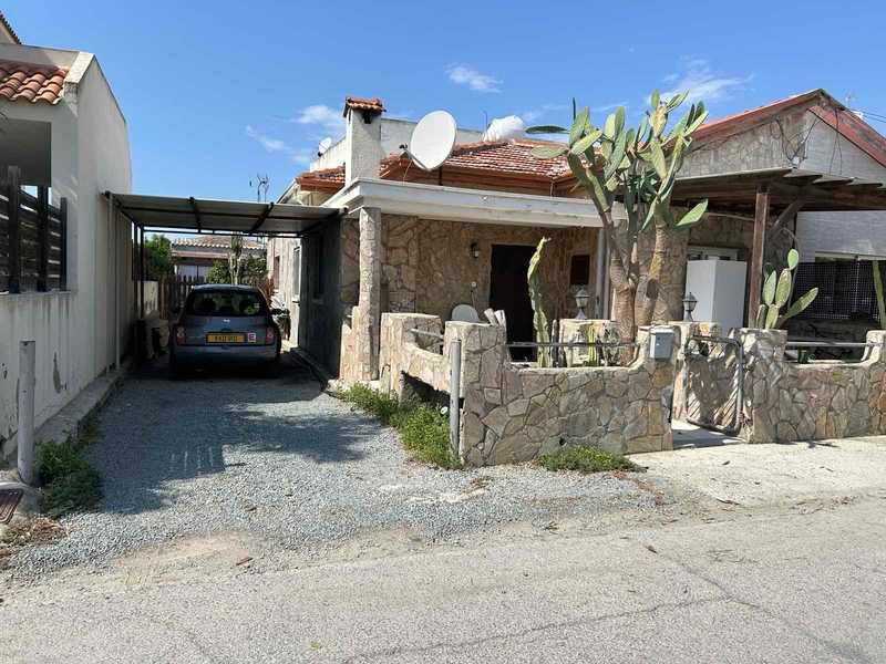3-bedroom semi-detached for sale: https://www.bazaraki.com/adv/5794778_3-bedroom-semi-detached-for-sale (www.bazaraki.com)