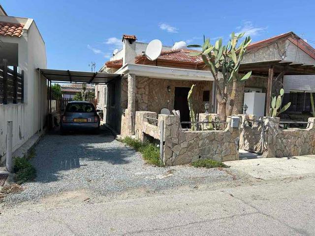 3-bedroom semi-detached for sale: https://www.bazaraki.com/adv/5794778_3-bedroom-semi-detached-for-sale (www.bazaraki.com)