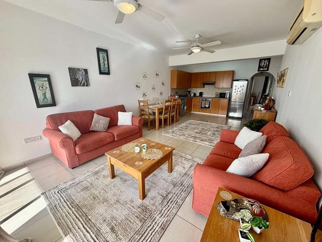 2 beds 2 baths Flat/apartment: https://www.facebook.com/marketplace/item/1377221256656155 (www.facebook.com)