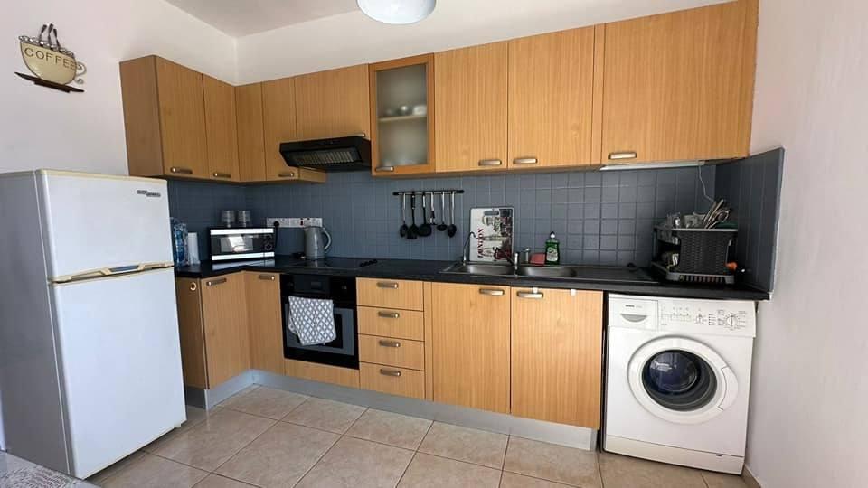 2-Bedroom Apartment in Universal with Roof Terrace!: https://www.facebook.com/marketplace/item/1186381653231128 (www.facebook.com)