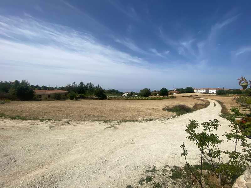 Residential land 540 m²: https://www.bazaraki.com/adv/5786555_residential-land-540-m2 (www.bazaraki.com)