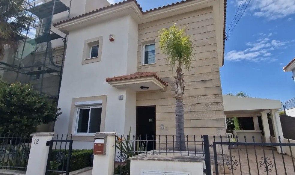 2-bedroom house in Limassol №153880: https://dom.com.cy/en/catalog/rent/153880/ (dom.com.cy)