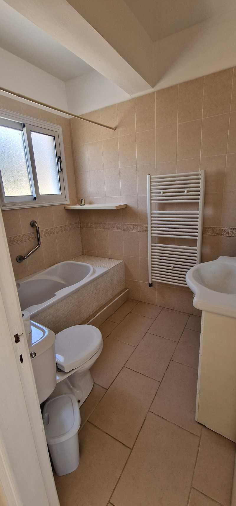 3-bedroom maisonette to rent: https://www.bazaraki.com/adv/5797411_3-bedroom-maisonette-to-rent (www.bazaraki.com)