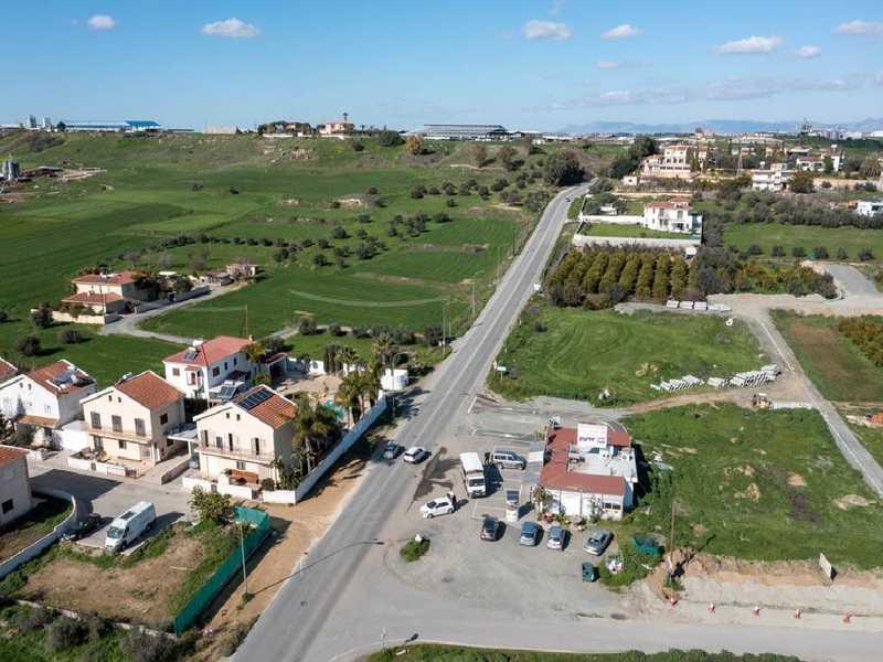 Residential land 4070 m²: https://www.bazaraki.com/adv/5787919_residential-land-4070-m2 (www.bazaraki.com)
