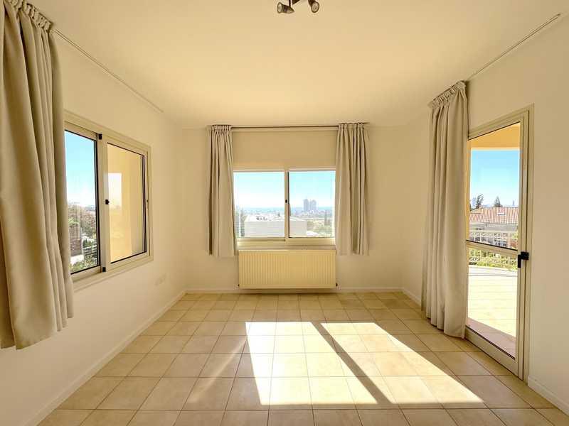 5-bedroom villa to rent: https://www.bazaraki.com/adv/5787703_5-bedroom-villa-to-rent (www.bazaraki.com)