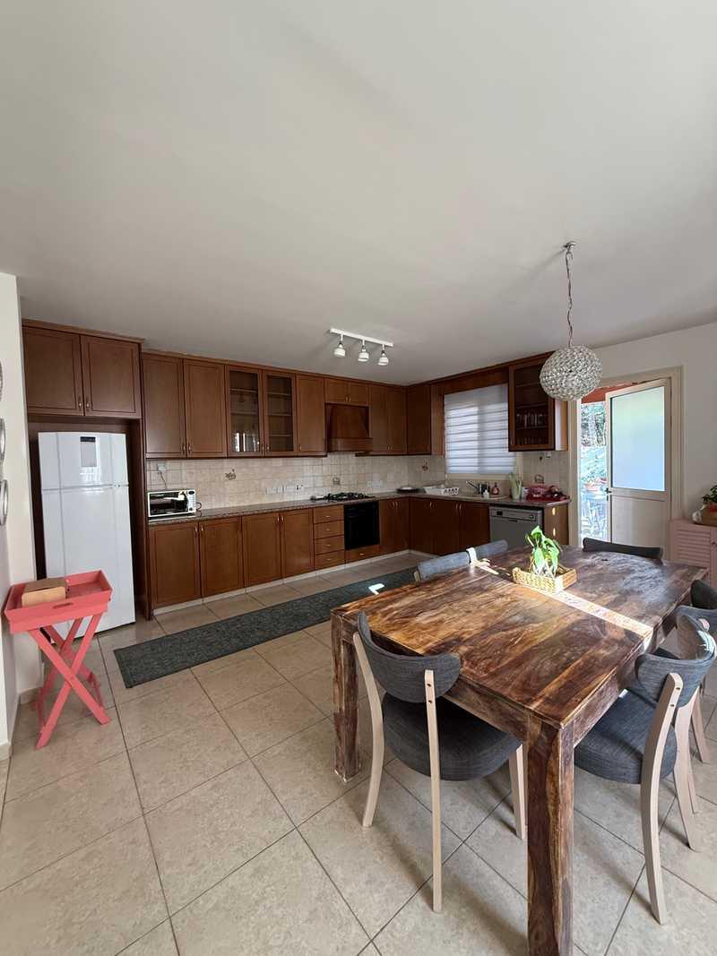 3-bedroom semi-detached to rent: https://www.bazaraki.com/adv/5787633_3-bedroom-semi-detached-to-rent (www.bazaraki.com)