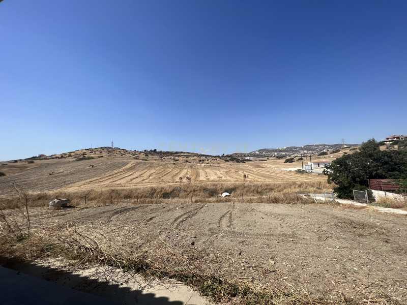 Bungalow in monagroulli, 170 sq.m.: https://www.bazaraki.com/adv/5793280_bungalow-in-monagroulli-170-sq-m (www.bazaraki.com)