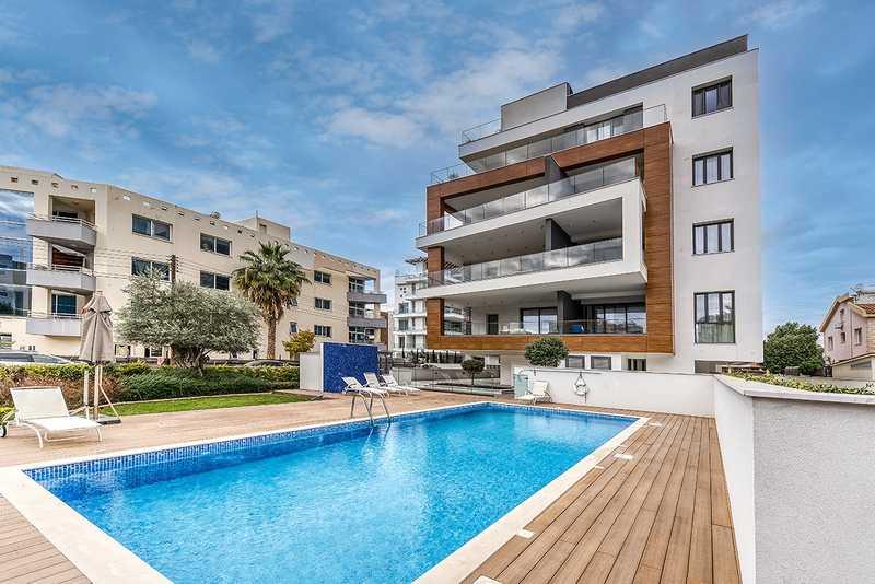  2-bedroom apartment to rent: https://www.bazaraki.com/adv/5751955_2-bedroom-apartment-to-rent (www.bazaraki.com)