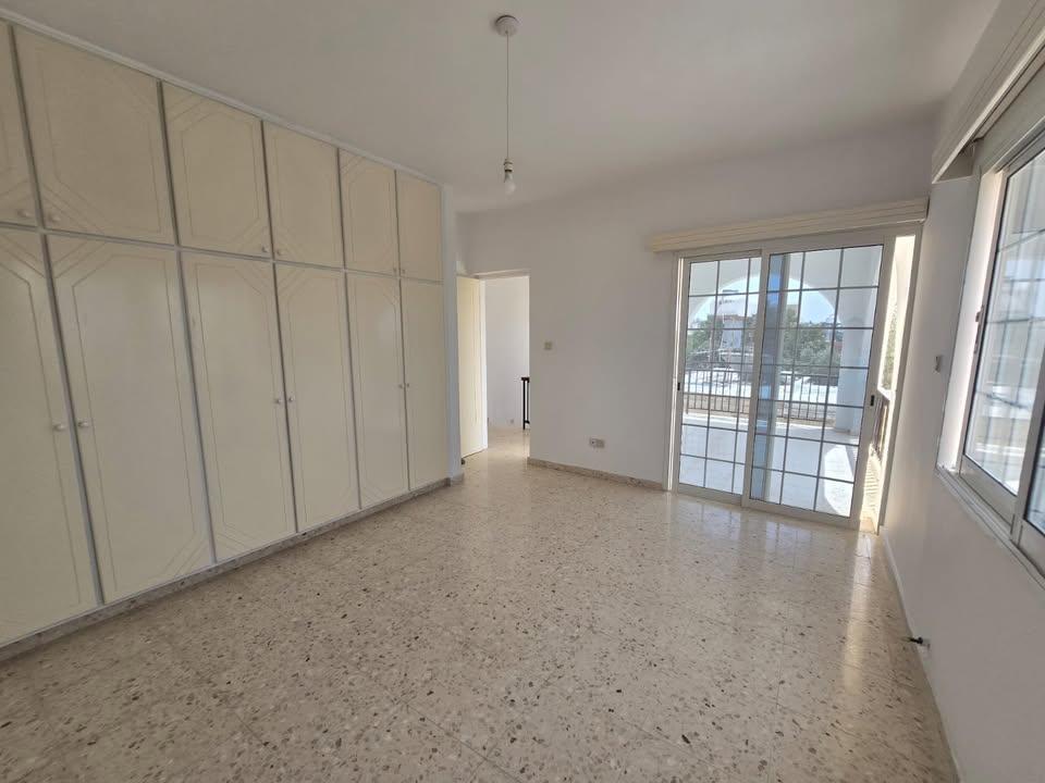 3 Beds 2 Baths House: https://www.facebook.com/marketplace/item/622762424144560 (www.facebook.com)