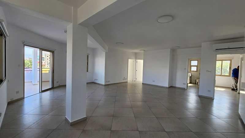 3-bedroom penthouse to rent: https://www.bazaraki.com/adv/5797210_3-bedroom-penthouse-to-rent (www.bazaraki.com)