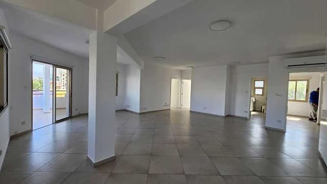 3-bedroom penthouse to rent: https://www.bazaraki.com/adv/5797210_3-bedroom-penthouse-to-rent (www.bazaraki.com)