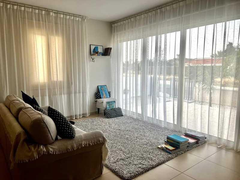 4-bedroom semi-detached for sale: https://www.bazaraki.com/adv/5765965_4-bedroom-semi-detached-for-sale (www.bazaraki.com)
