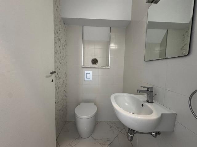 2 beds 2 baths Townhouse: https://www.facebook.com/marketplace/item/1658030904917522 (www.facebook.com)