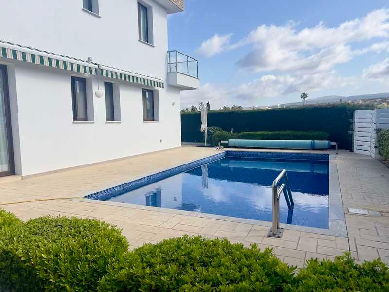 4-bedroom detached house to rent: https://www.bazaraki.com/adv/5798615_4-bedroom-detached-house-to-rent (www.bazaraki.com)