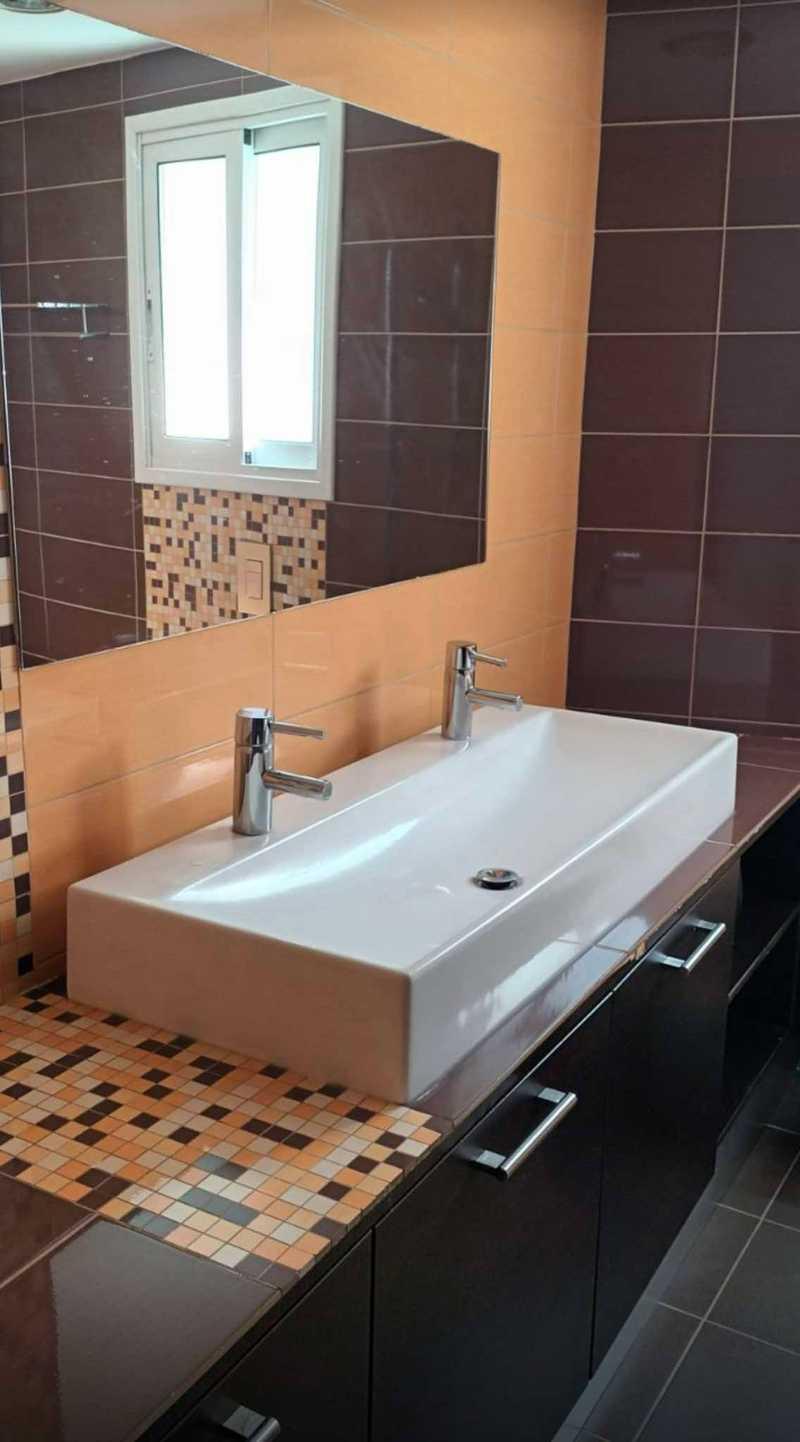 3-bedroom apartment for sale: https://www.bazaraki.com/adv/5795097_3-bedroom-apartment-for-sale (www.bazaraki.com)