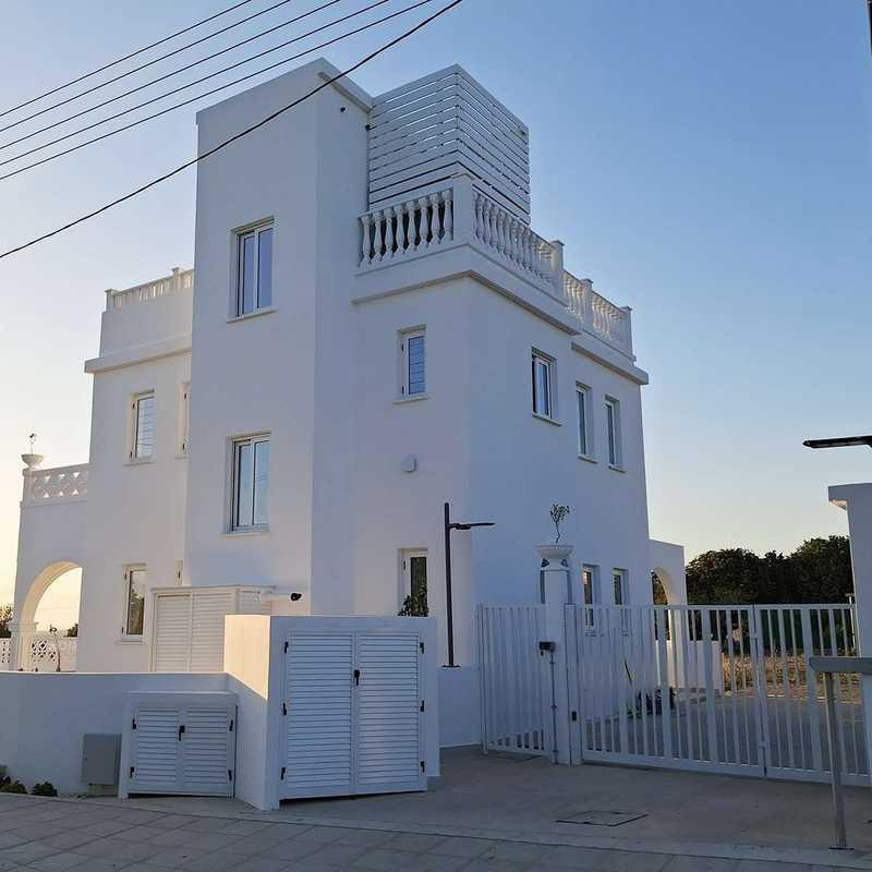3-bedroom detached house to rent: https://www.bazaraki.com/adv/5794805_3-bedroom-detached-house-to-rent (www.bazaraki.com)