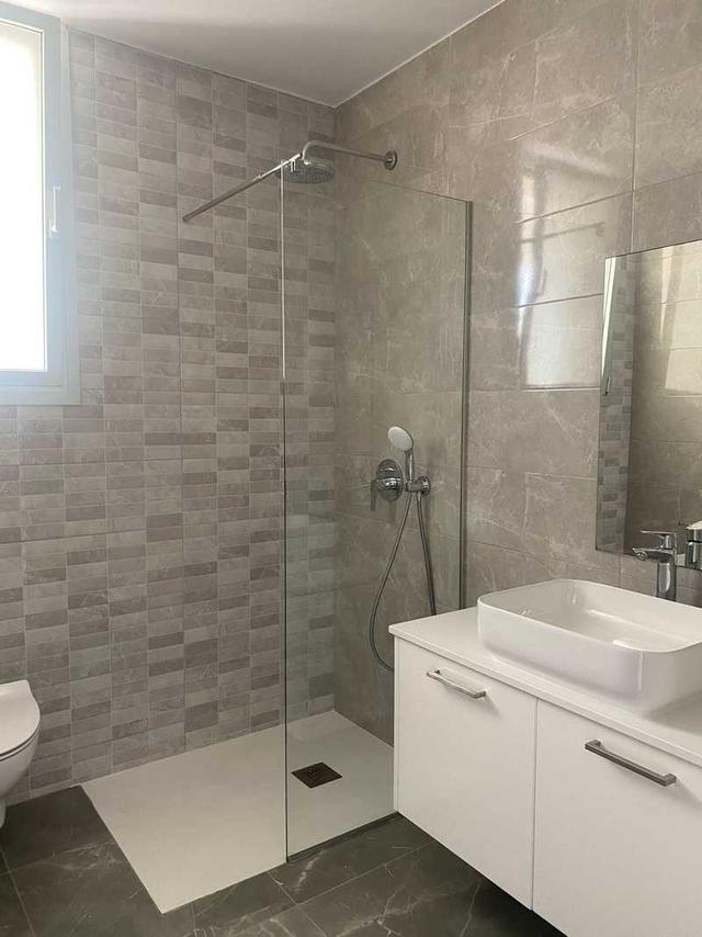2-bedroom apartment to rent: https://www.bazaraki.com/adv/5793031_2-bedroom-apartment-to-rent (www.bazaraki.com)