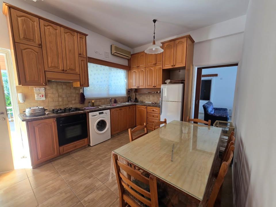 3 Beds 2 Baths House: https://www.facebook.com/marketplace/item/1225569052623149 (www.facebook.com)