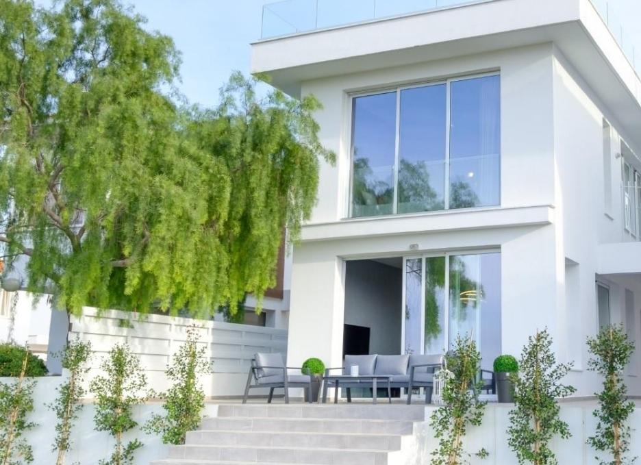 New 4-bedroom house in Larnaca № 153309: https://dom.com.cy/en/catalog/sale/153309/ (dom.com.cy)