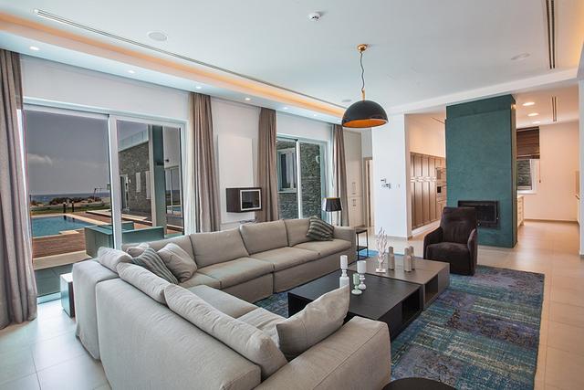 New 5-bedroom villa in Famagusta № 152048: https://dom.com.cy/en/catalog/sale/152048/ (dom.com.cy)