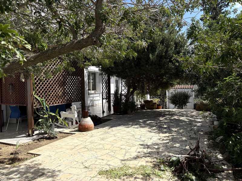 4-bedroom detached house to rent: https://www.bazaraki.com/adv/5794606_4-bedroom-detached-house-to-rent (www.bazaraki.com)
